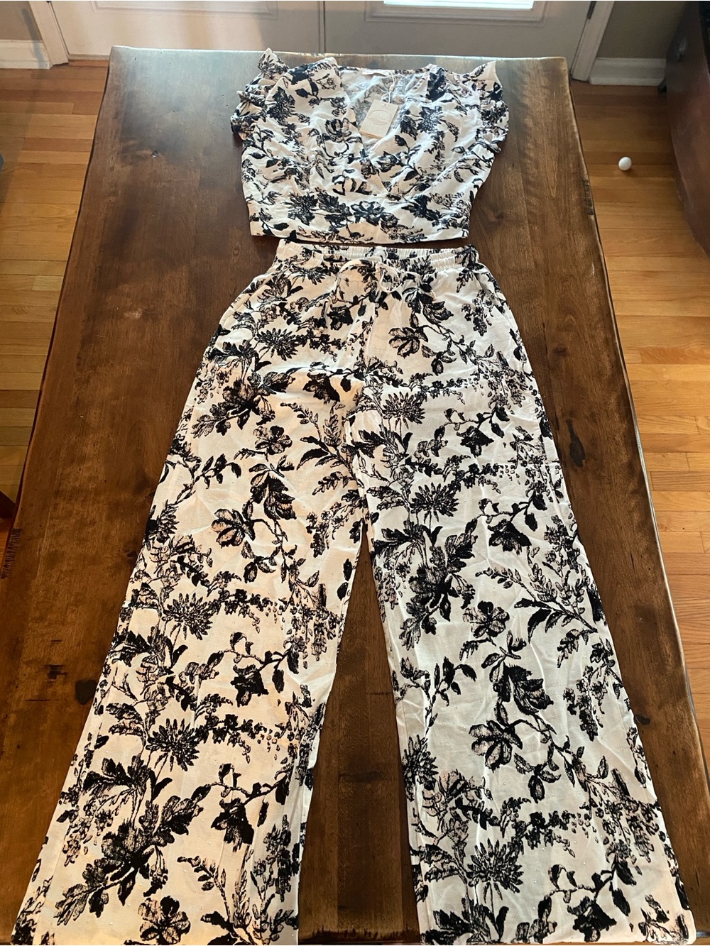 Women's Black & White Floral Wide-Leg Set